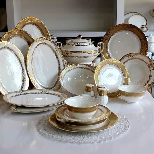 Picture of Teressa 61 Pieces Porcelain Dinnerware Set